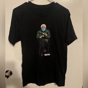 ‘Feel the BERN' - BERNIE SANDERS Biden inauguration MITTENS Mens Large T-shirt